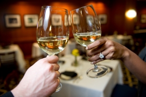 Features great New American cooking, is located on the 13th floor of the National Press Building, the main floor of the club, and is open to everyone.